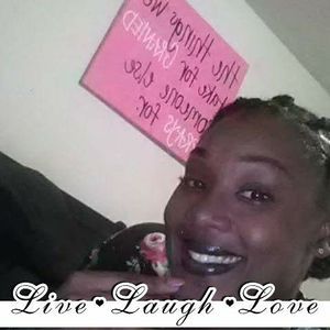 Meet your Posher, Latasha